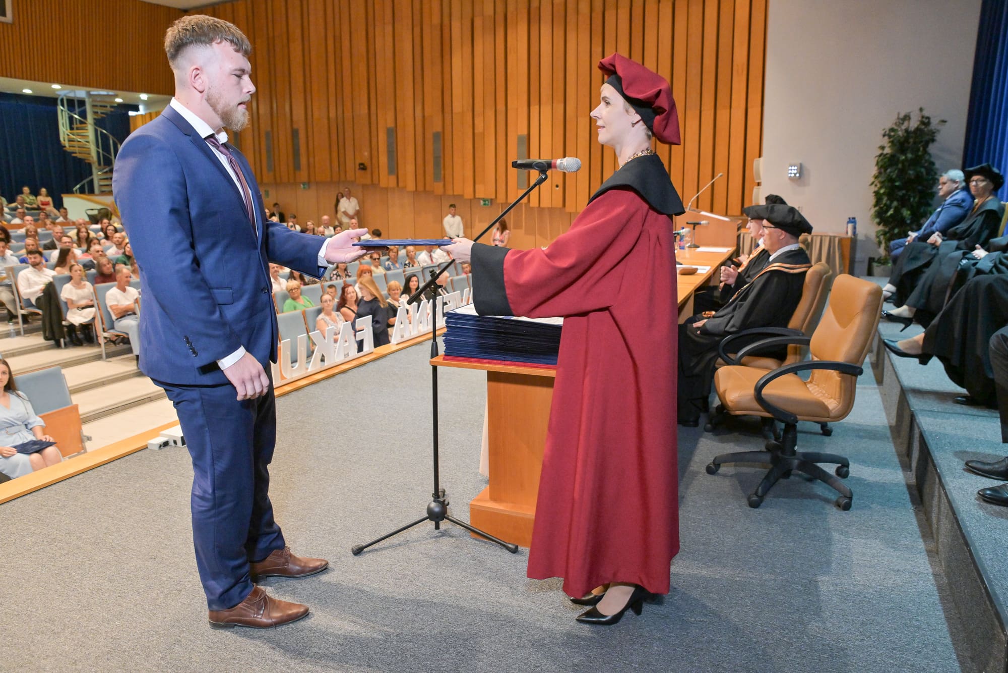 Slávnostné odovzdávanie bakalárskych diplomov absolventom Stavebnej fakulty TUKE – 30. jún 2025