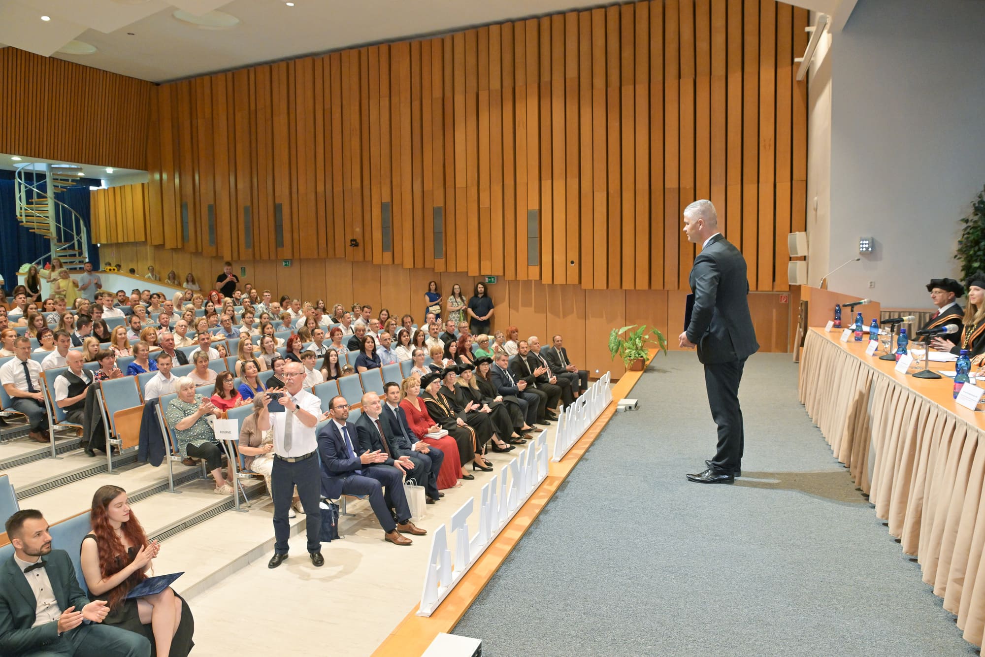 Slávnostné odovzdávanie inžinierskych diplomov absolventom Stavebnej fakulty TUKE – 30. jún 2025