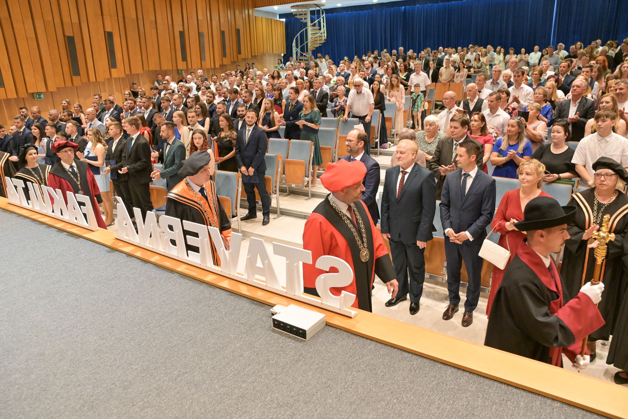 Slávnostné odovzdávanie inžinierskych diplomov absolventom Stavebnej fakulty TUKE – 30. jún 2025