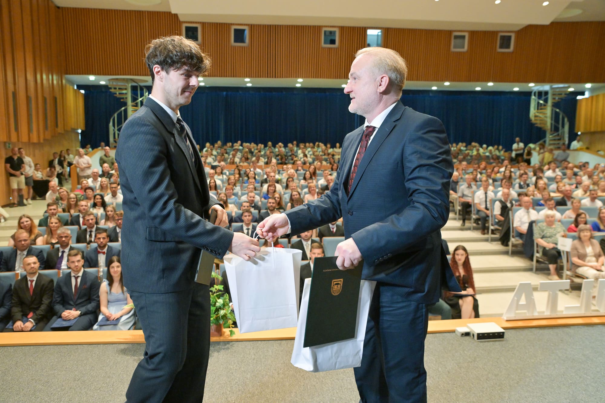 Slávnostné odovzdávanie inžinierskych diplomov absolventom Stavebnej fakulty TUKE – 30. jún 2025