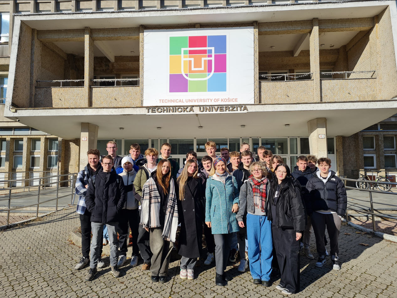 Študenti Strednej priemyselnej školy techniky a dizajnu z Popradu na Stavebnej fakulte TUKE – 21. november 2024