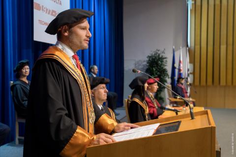 Promócie absolventov bakalárskeho štúdia 2022