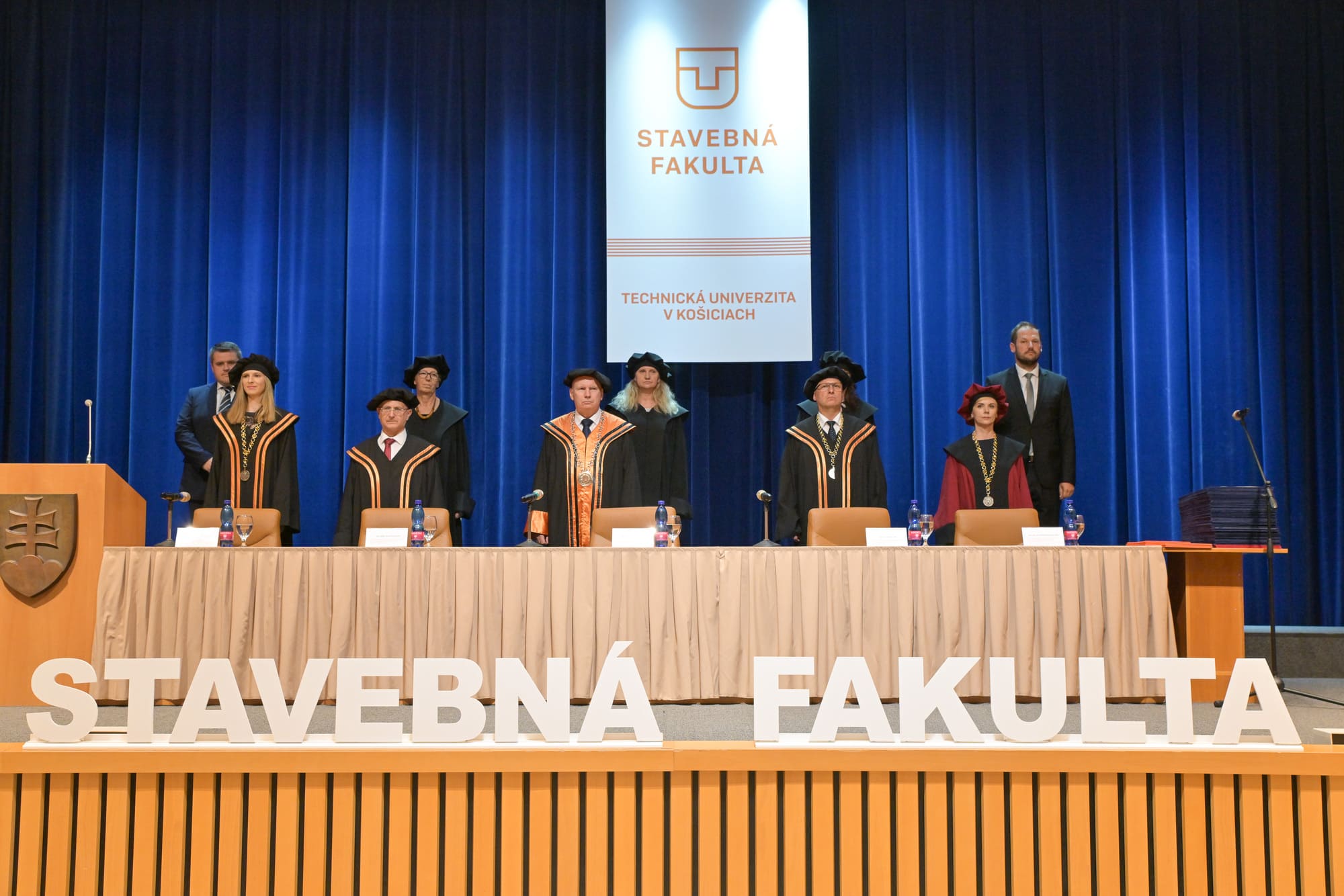 Slávnostné odovzdávanie bakalárskych diplomov absolventom Stavebnej fakulty TUKE – 30. jún 2025