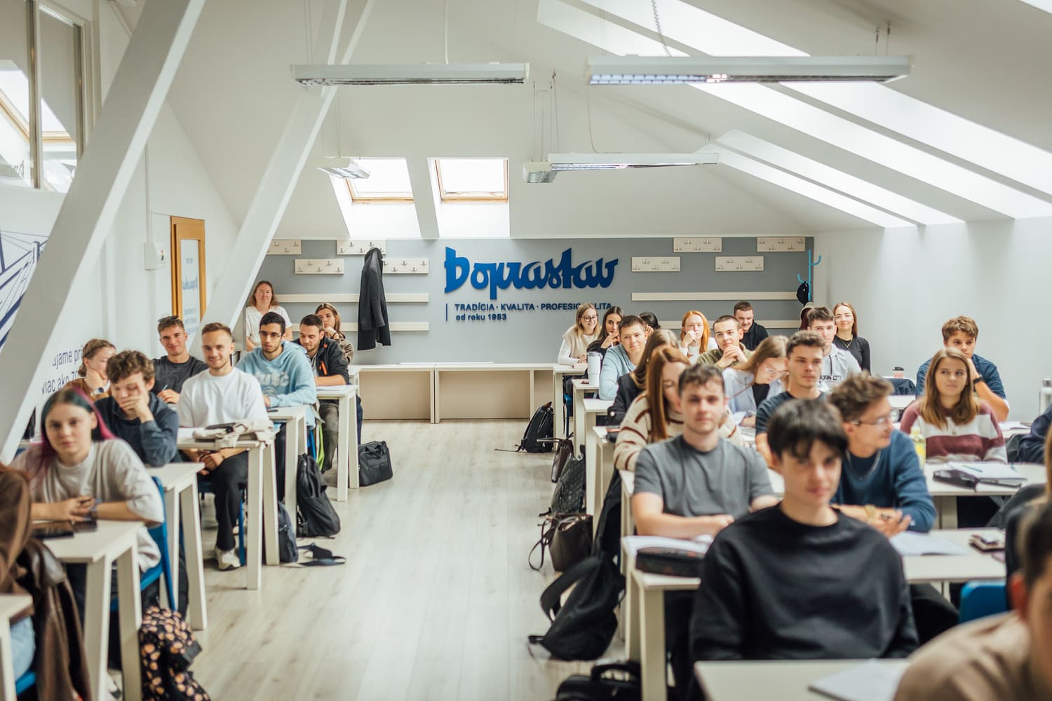 Učebňa zariadená s podporou spoločnosti Doprastav, a. s. a podpísanie „Memoranda o spolupráci medzi Stavebnou fakultou TUKE a Doprastav, a. s. – 6. október 2025